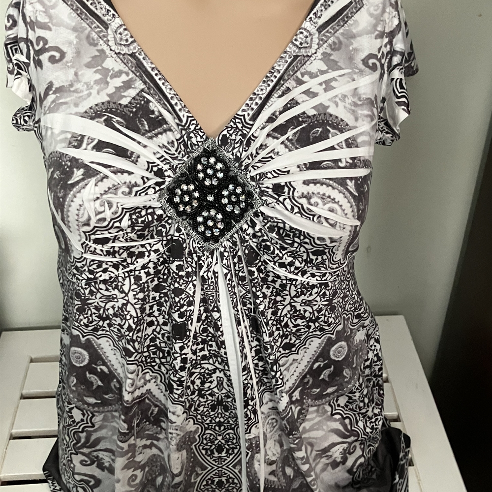Elegant Black and White Women's Top